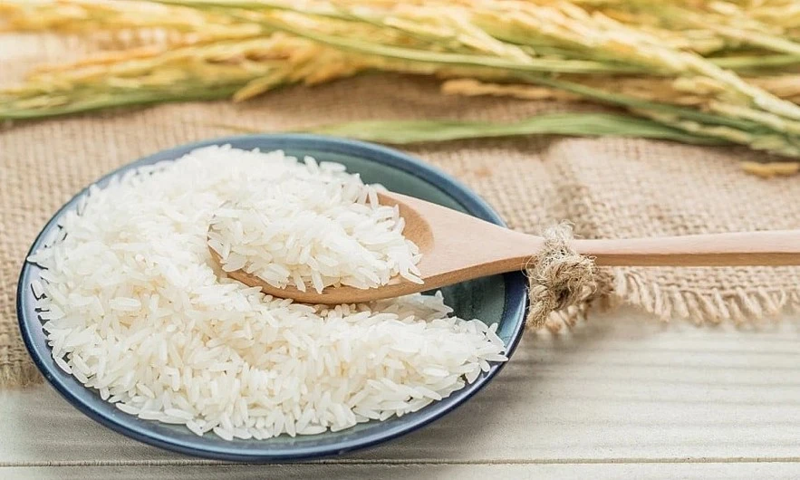 Ngày 25/12: Giá gạo xuất khẩu tăng, lúa ổn định